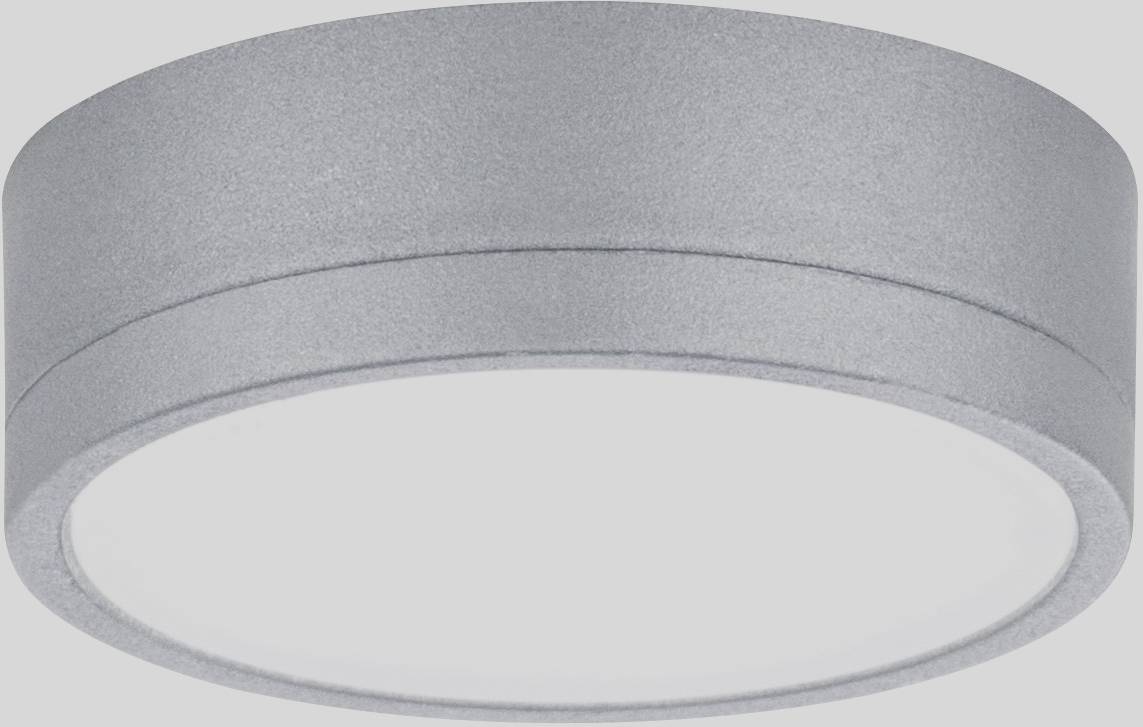 Okrągła, srebrna lampa sufitowa o nowoczesnym designie. Emituje równomierne, rozproszone światło skierowane w dół.