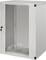Szary metalowy szafka z przezroczystymi drzwiami, otwarta, ukazująca pustą przestrzeń wewnętrzną z prowadnicami do montażu półek, odpowiednia do przechowywania sprzętu technicznego lub wyposażenia.