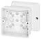 Puszka rozdzielcza elektroinstalacyjna z białego tworzywa sztucznego z wieloma przepustami kablowymi, przedstawiona w przekroju, ukazująca wewnętrzną strukturę.