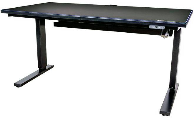 Czarny biurko z regulowaną wysokością, o prostokątnym kształcie, stabilne na metalowych nogach. Idealny do biura lub pracy zdalnej w domu.
