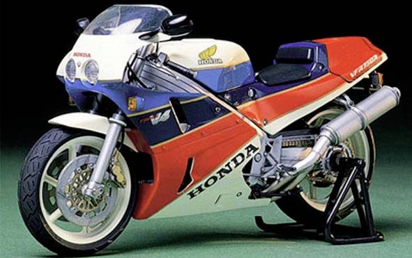 Модель мотоцикла Tamiya Honda VFR 750R 1987 року випуску, масштаб 300014057, 1:12