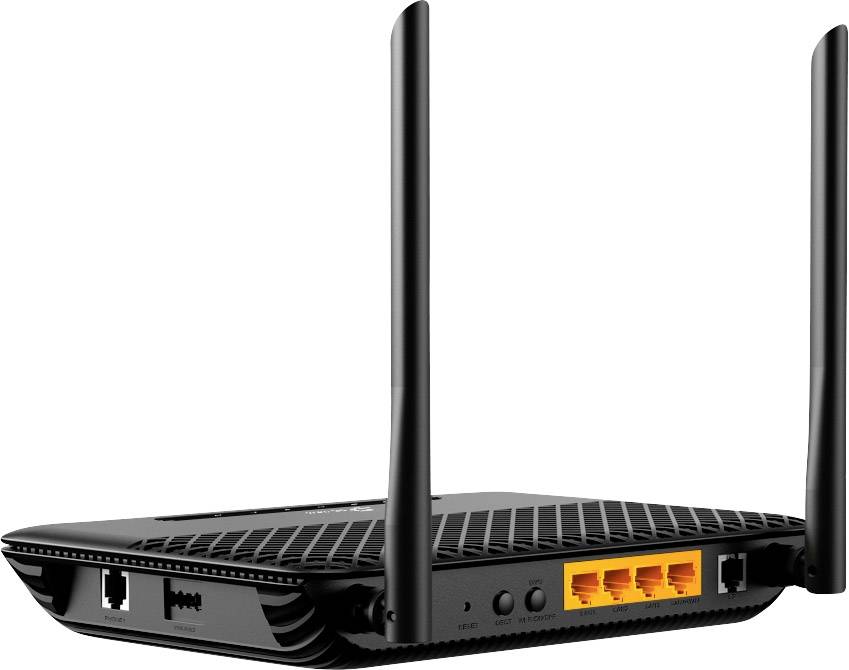 Router WiFi z dwoma antenami, widok z tyłu z wieloma portami Ethernet.