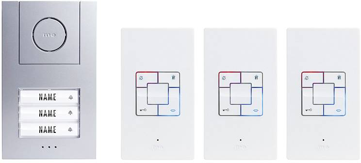 Instalacja dzwonkowa z zintegrowanym przyciskiem domofonu oraz trzema białymi przełącznikami z przyciskami do sterowania oświetleniem.
