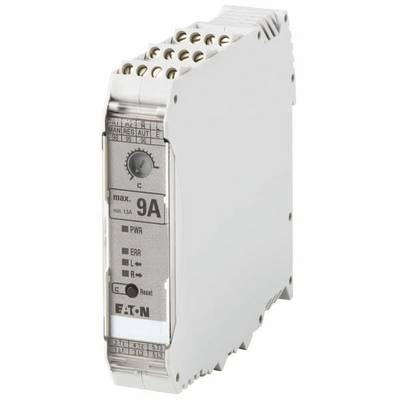 Białe, prostokątne urządzenie elektryczne z napisem 'maks. 9A'. Posiada kilka złączy na górnej powierzchni.