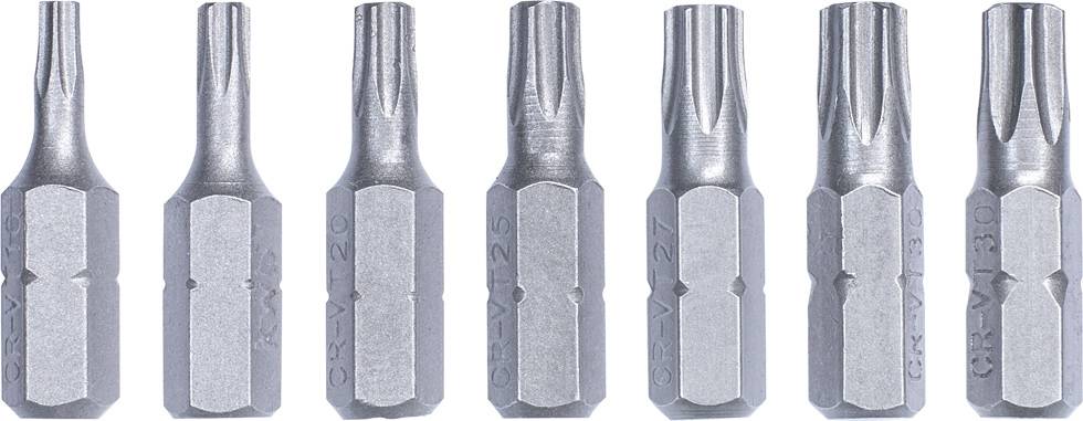 Siedem metalowych końcówek wkrętakowych ułożonych w rzędzie, o różnych rozmiarach, od lewej do prawej strony na białym tle.