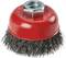 Czerwona szczotka szlifierska z metalowymi włoskami i nasadką sześciokątną, odpowiednia do czyszczenia powierzchni lub usuwania rdzy.
