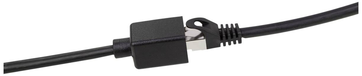 Kabel sieciowe z czarną wtyczką RJ45, widok z boku.