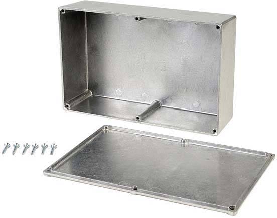 Metalowa obudowa z zdejmowaną pokrywą i sześcioma śrubami. Odpowiednia do ochrony elementów elektronicznych.