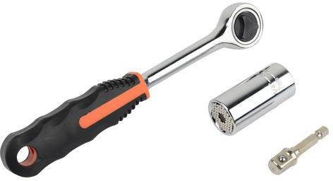 Grzechotka z czarnym uchwytem, klucz uniwersalny i adapter. Narzędzia do zadań mechanicznych i napraw.
