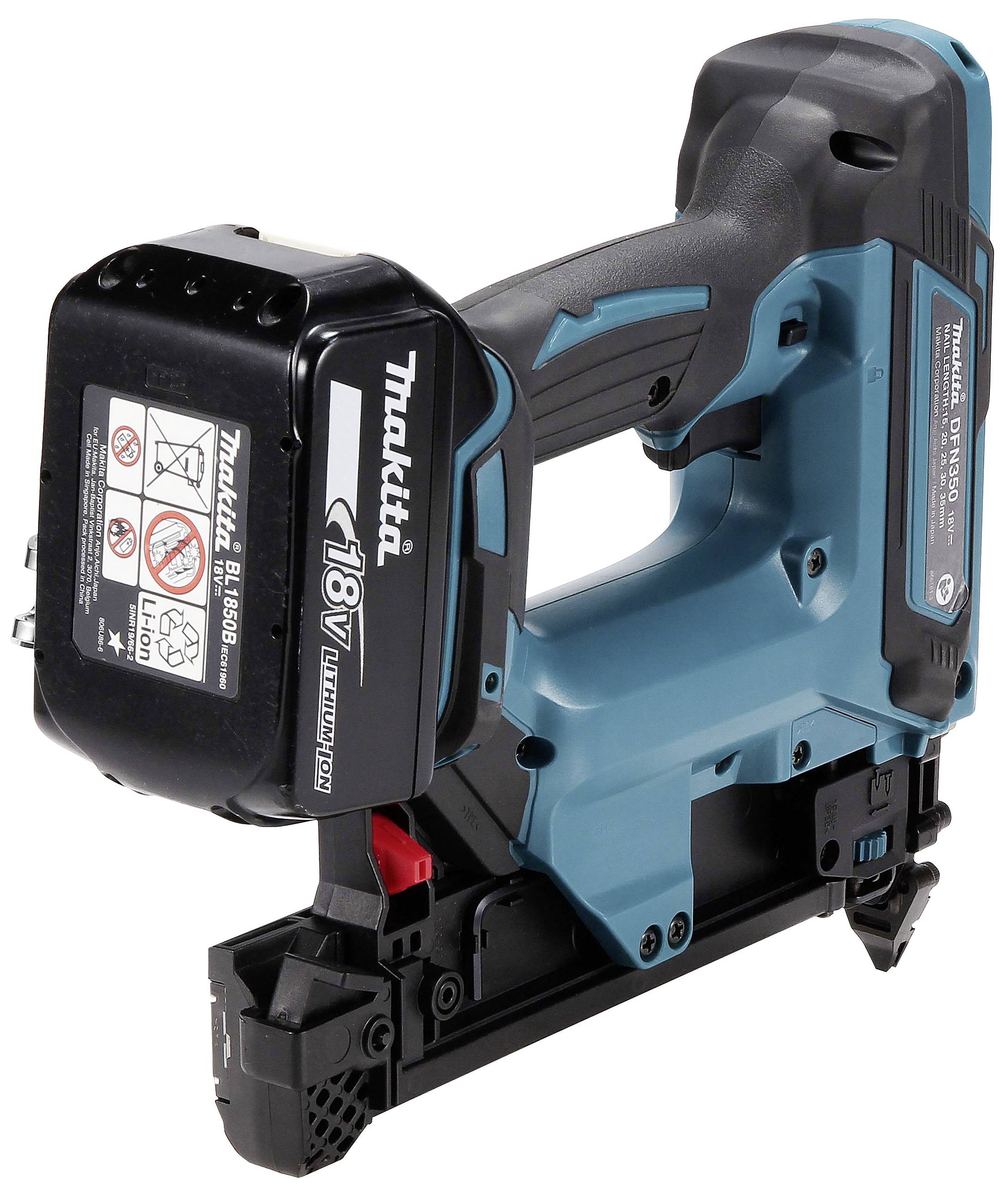 Bezprzewodowy, niebieski i czarny gwoździark firmy Makita z akumulatorem litowo-jonowym 18V, przeznaczony do prac budowlanych i majsterkowania.