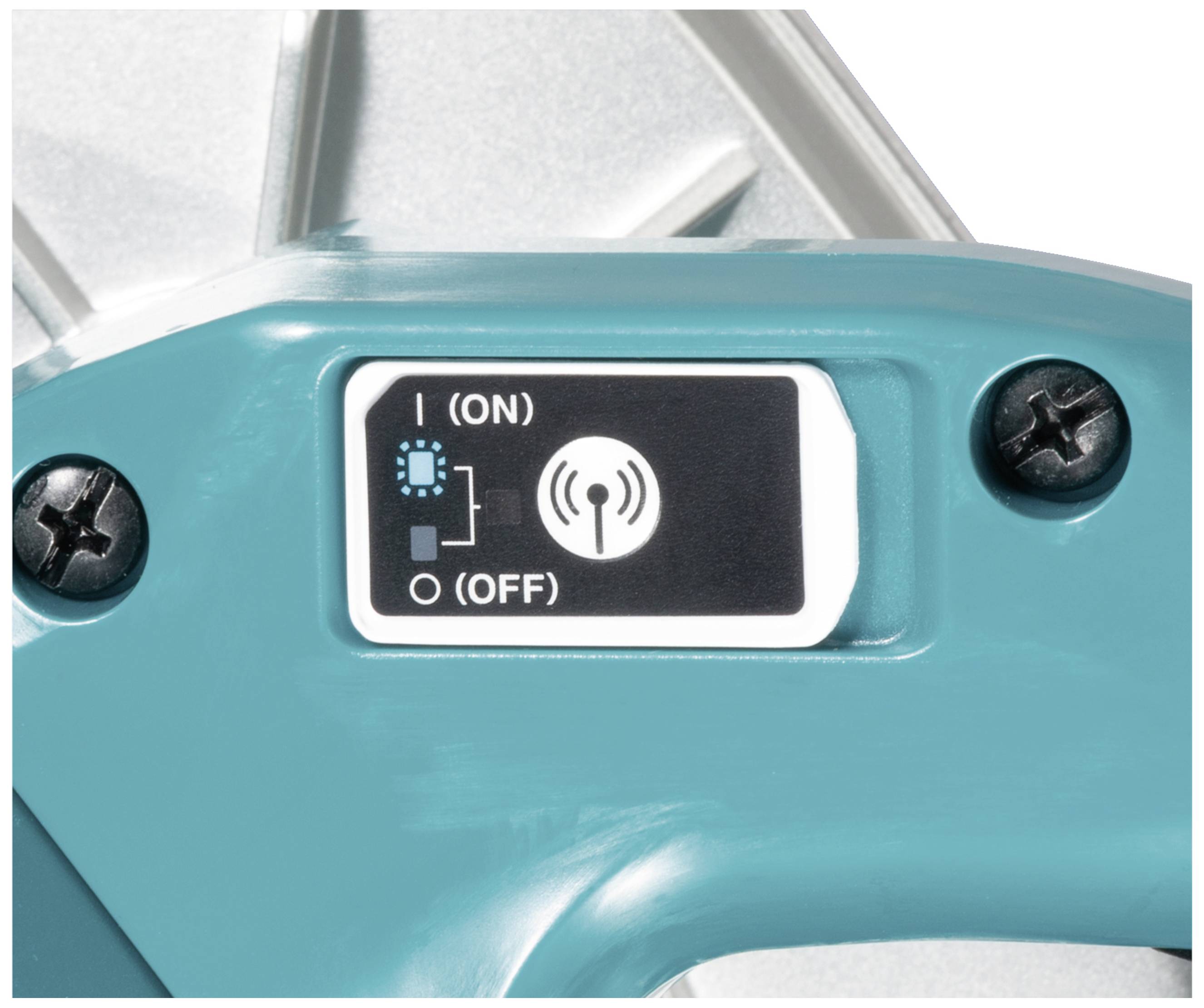 Акумуляторна дискова пилка Makita DHS900Z 18V. Максимальна глибина різання (90°) 85 мм