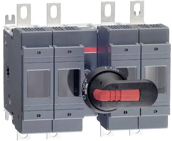 Elektryczny wyłącznik mocy z czerwoną dźwignią w pozycji 'WYŁ'. Metalowe styki u góry do montażu.