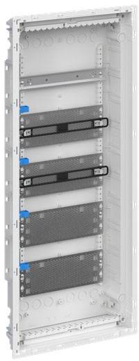 Biała, pusta szafa sterownicza z wieloma poziomymi szynami i otwartymi przegrodami, gotowa do instalacji elementów okablowania.