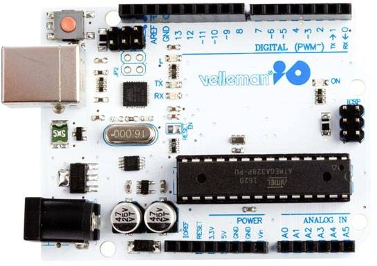 Płytka mikrokontrolerem Velleman VMA100 Arduino Uno z cyfrowym i analogowym złączem pinów; złączem USB i zasilania.
