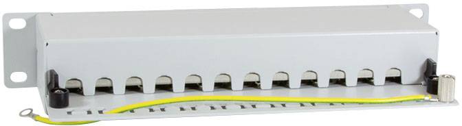 Metalowa skrzynka przyłączeniowa z wieloma złączami kablowymi i przewodem uziemiającym, stosowana głównie w urządzeniach przemysłowych.