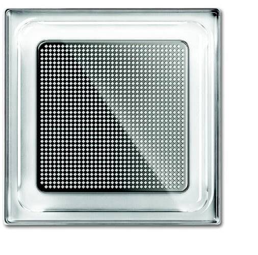 Kwadratowa szklana płytka z wzorem małych, równomiernie rozmieszczonych punktów, tworzy nowoczesny, minimalistyczny efekt.