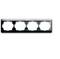 Poczwórna ramka do włączników światła lub gniazd elektrycznych w kolorze czarnym, o prostokątnym kształcie.