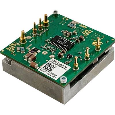Mały zielony moduł elektroniczny ze złotymi stykami, mikrochipem i kodem QR. Element urządzenia technicznego.