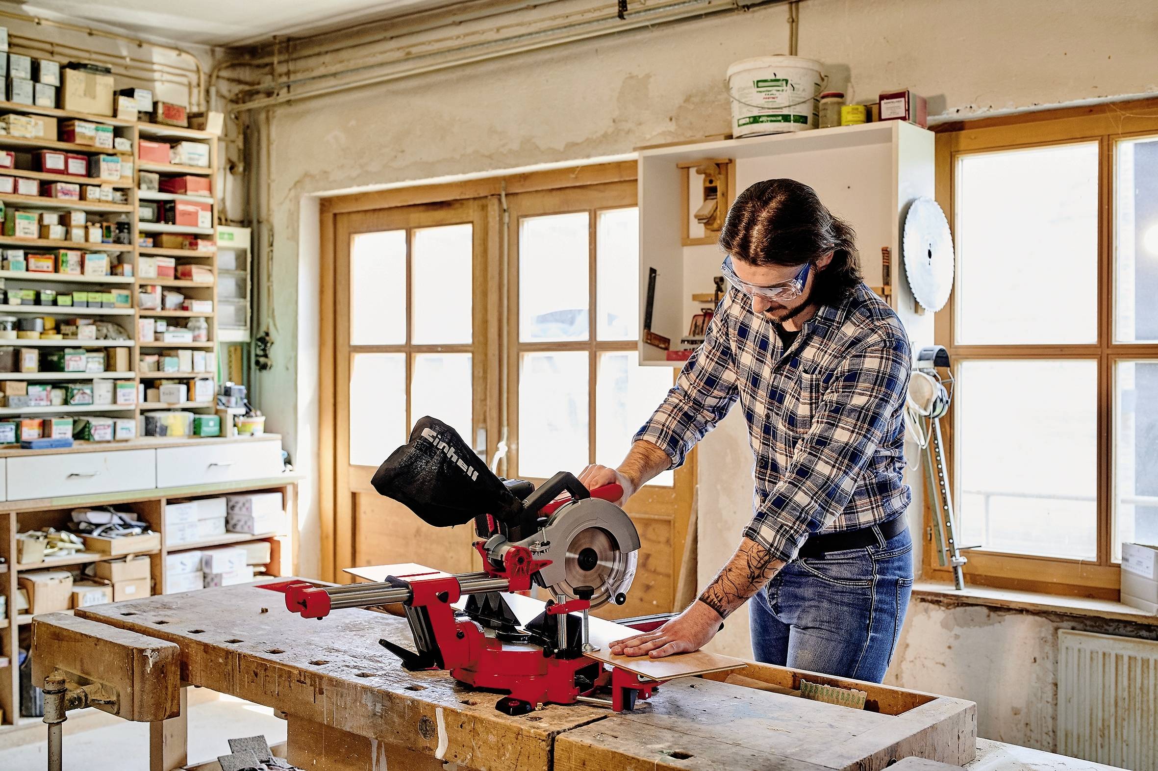 Торцювальна пилка Einhell Power X-Change TE-SM 36/210 Li - Solo 4300880, 1 шт., з подачею