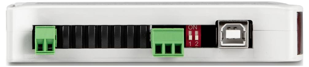 Białe urządzenie elektroniczne z zielonymi złączami i portem USB. Posiada również czerwone pole przełącznika z oznaczeniem 'ON'.