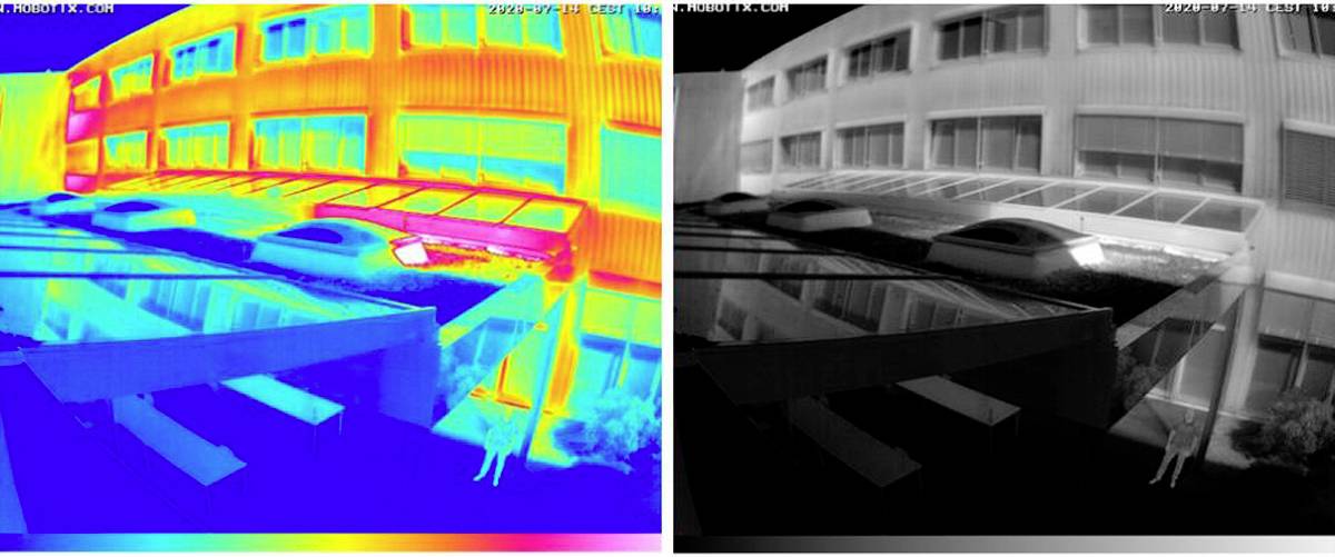 Dwa obrazy przedstawiają ten sam budynek: po lewej zdjęcie termowizyjne z paletą kolorów, po prawej obraz w odcieniach szarości, ukazujący różnice temperatury.