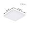 Biała, kwadratowa lampa sufitowa o wymiarach 225 mm x 225 mm x 50 mm.