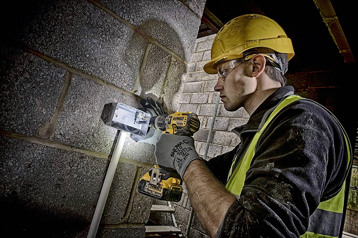 Wkrętarka udarowa akumulatorowa DEWALT DeWALT DCD796D2-QW - Bohrhammer/Treiber - schnurlos zaw. 2 akumulatory-1