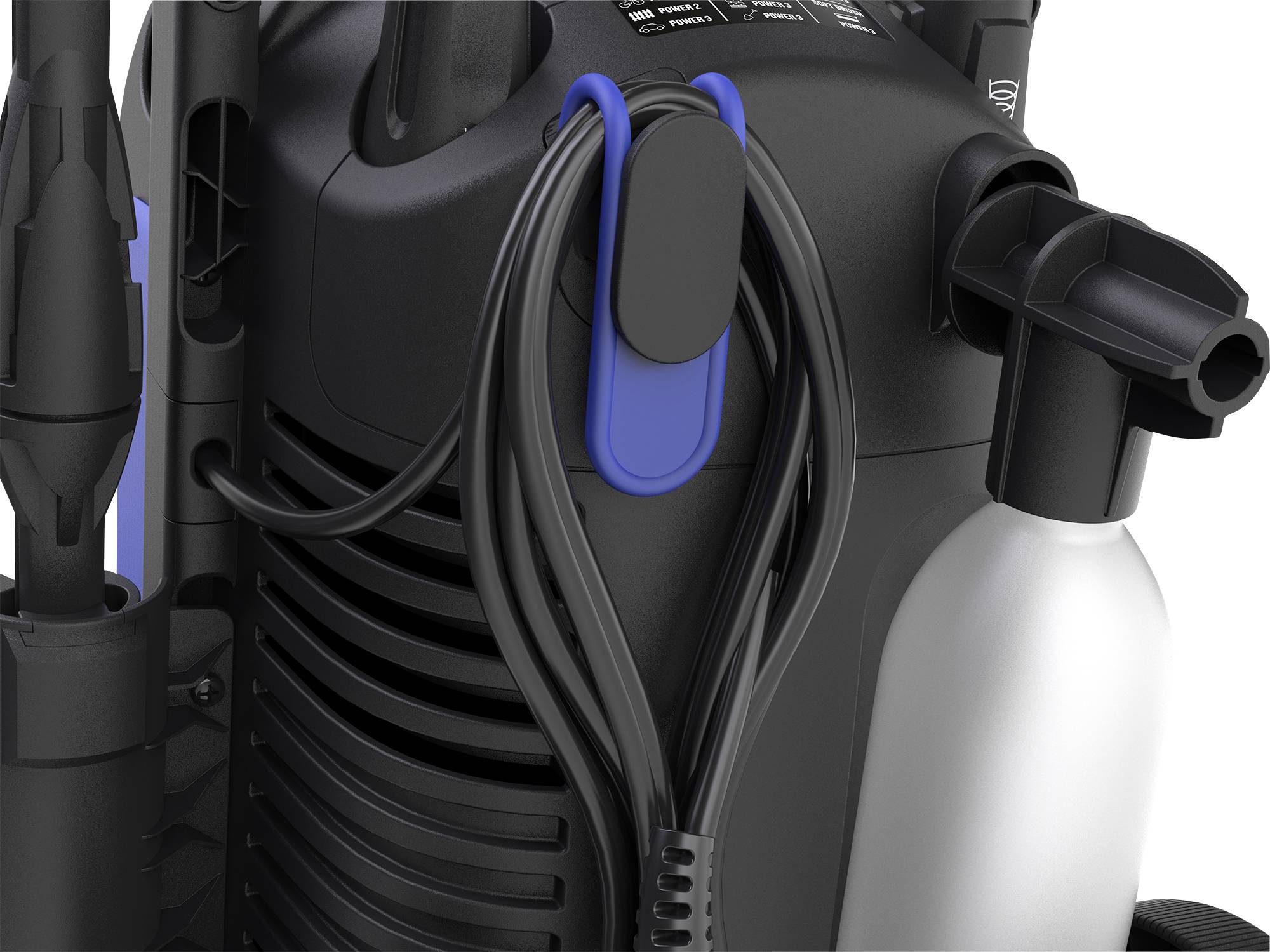 Zbliżenie myjki ciśnieniowej z widocznymi szczegółowymi elementami, takimi jak uchwyt na kabel i butelka do nakładania piany.