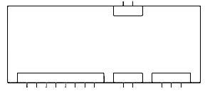 Prosty schematyczny rzut prostokątnego pomieszczenia z trzema drzwiami przy długich ścianach oraz dwoma wystającymi elementami.