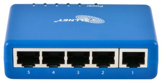 Niebieski przełącznik sieciowy z pięcioma portami Ethernet, ponumerowanymi od 1 do 5, przedstawiający widok z przodu urządzenia.