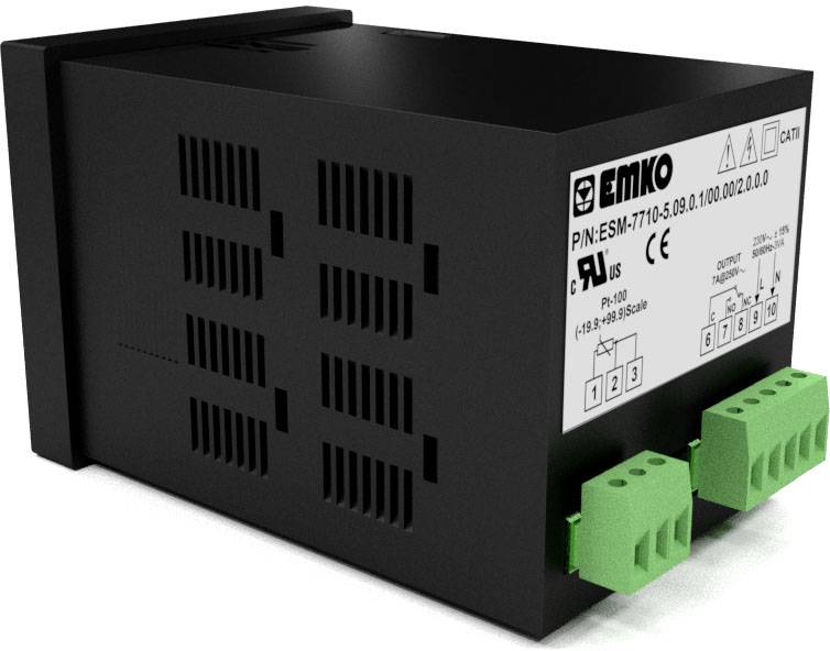 Czarny elektroniczny przyrząd z napisem 'Emko' i zielonymi zaciskami przyłączeniowymi, prawdopodobnie przemysłowy regulator temperatury.