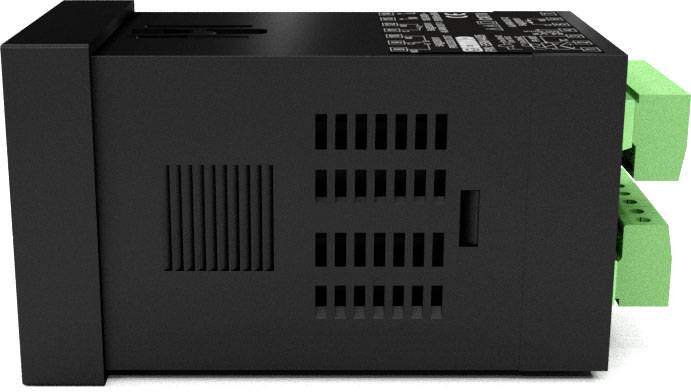 Czarne urządzenie elektroniczne z wieloma otworami wentylacyjnymi i zielonymi portami po prawej stronie.