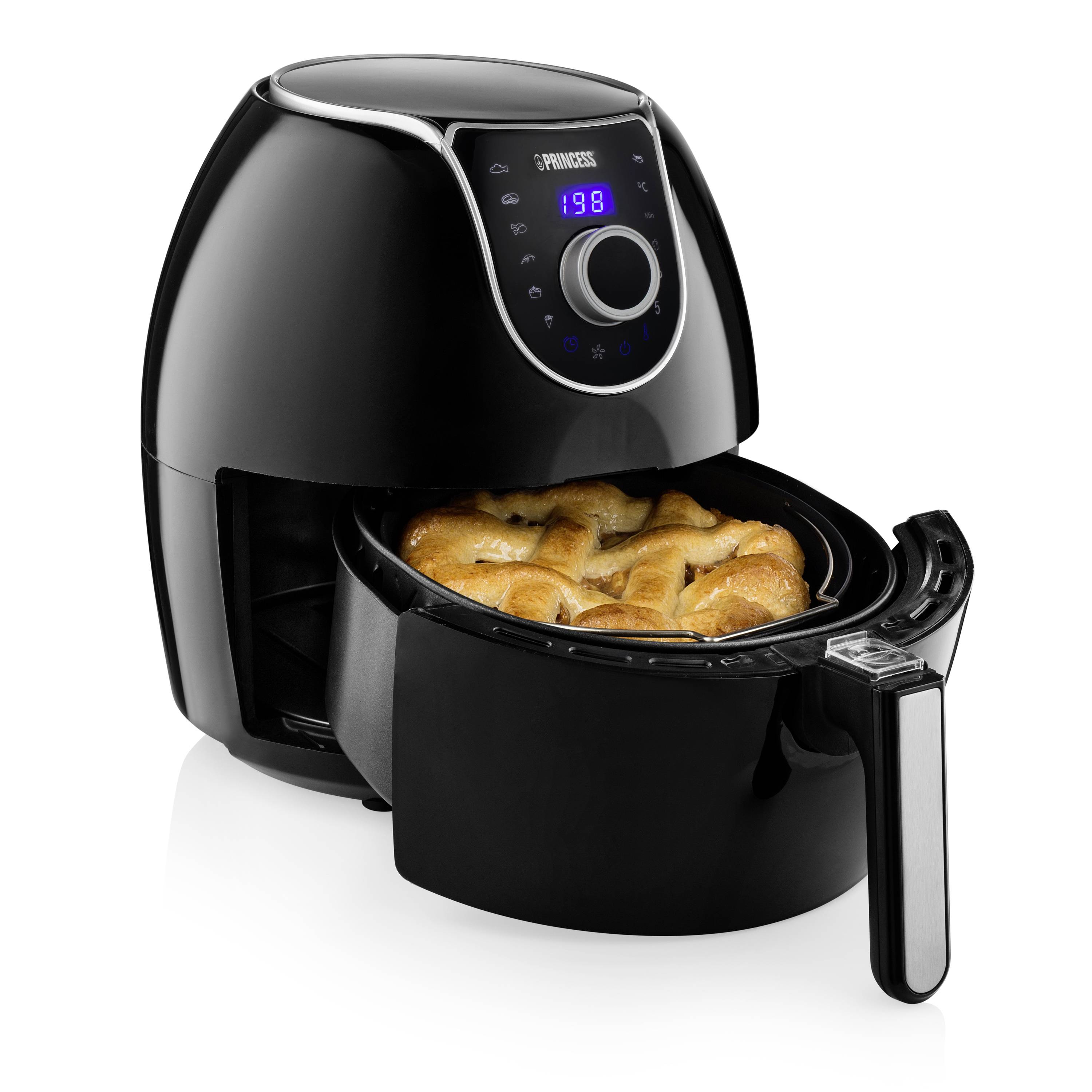 Czarna frytownica beztłuszczowa z cyfrowym wyświetlaczem i wysuwnym koszykiem, w którym leży upieczony tort.
