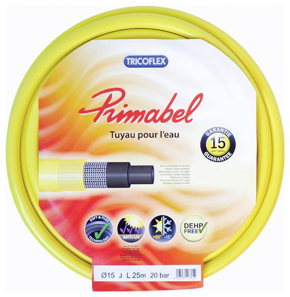 Żółty wąż ogrodowy oznaczony etykietą 'Primabel Tuyau pour l'eau', o długości 25 metrów, ciśnieniu roboczym 20 bar, wolny od DEHP. Podkreślono odporność na zagięcia oraz miękkie materiały.
