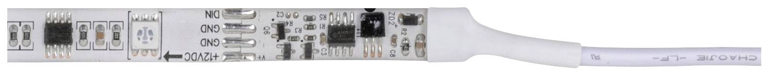 Listwa LED z zaawansowanymi obwodami elektronicznymi i wieloma świecącymi diodami, widok na białym tle z podłączonym przewodem.