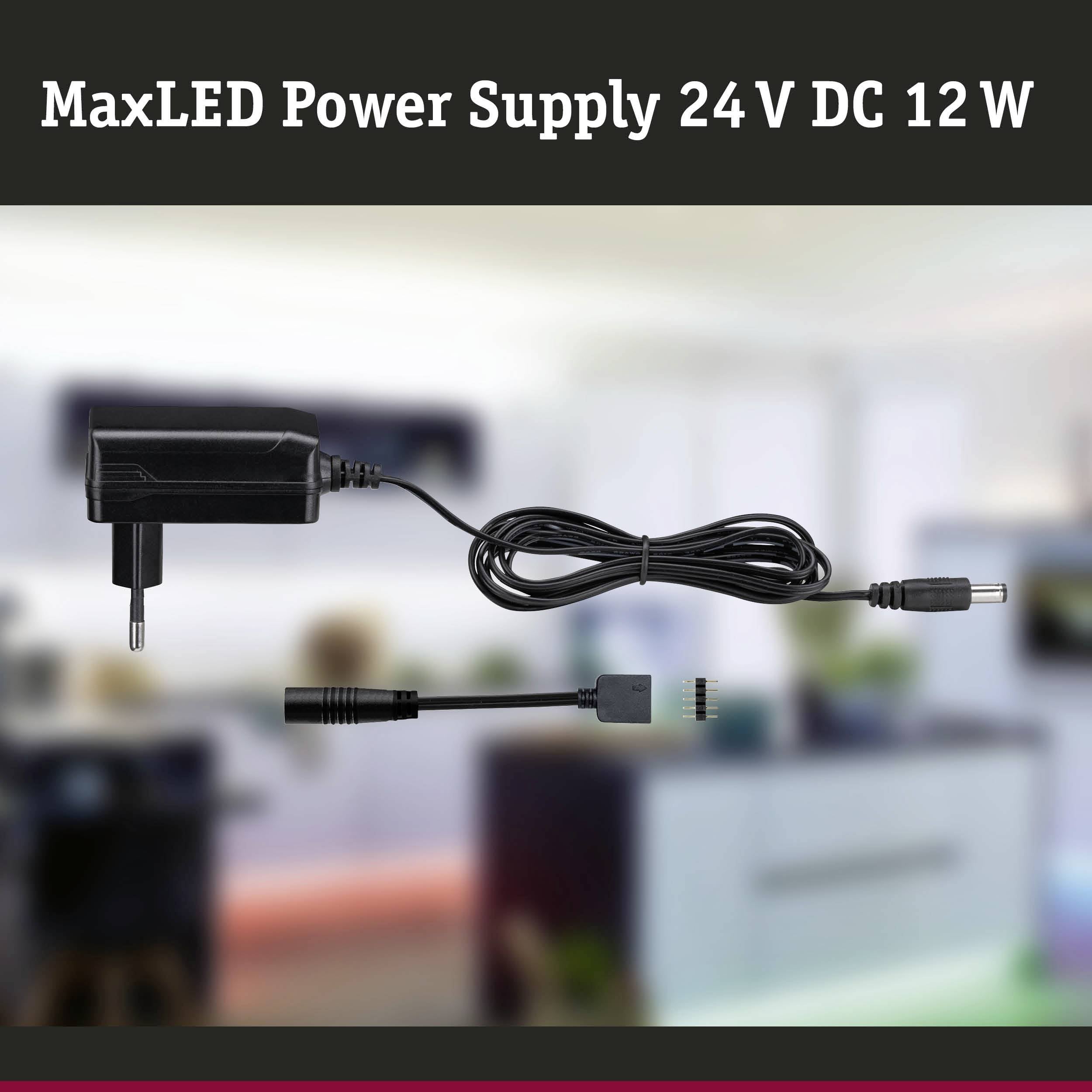 Zasilacz MaxLED 24V DC, 12W, trzy różne wtyczki na zdjęciu. Odpowiedni do oświetlenia LED w pomieszczeniach mieszkalnych.