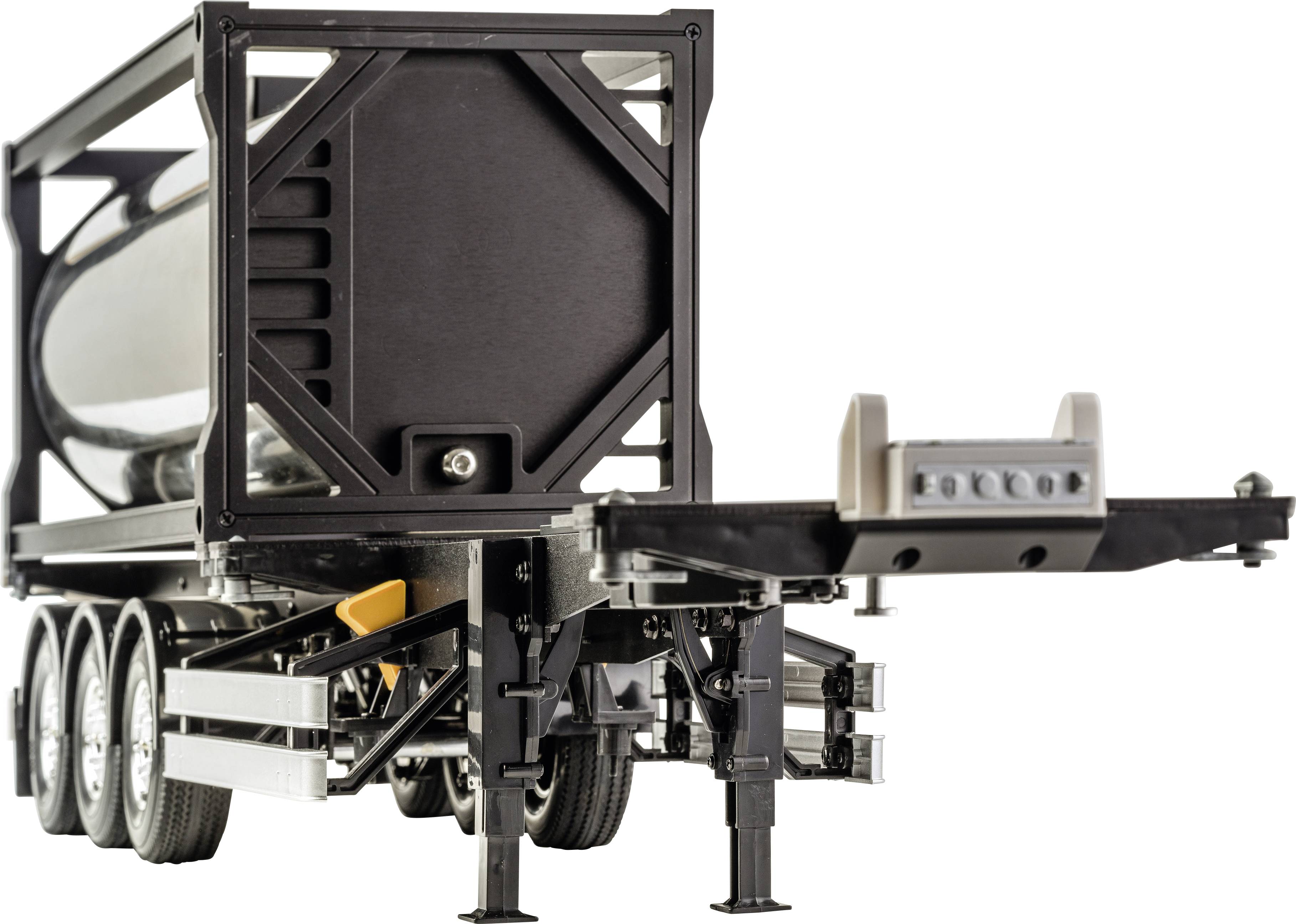 Zbliżenie przedniego widoku przyczepy ciężarowej z trzema osiami i solidną metalową konstrukcją, przeznaczonej do transportu ciężkich ładunków.