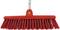 Czerwona miotła z czarnymi włoskami, odpowiednia do dokładnego czyszczenia podłóg.