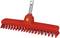 Czerwona miotła uliczna z wytrzymałymi włoskami i metalowym mocowaniem trzonka, odpowiednia do sprzątania na zewnątrz.