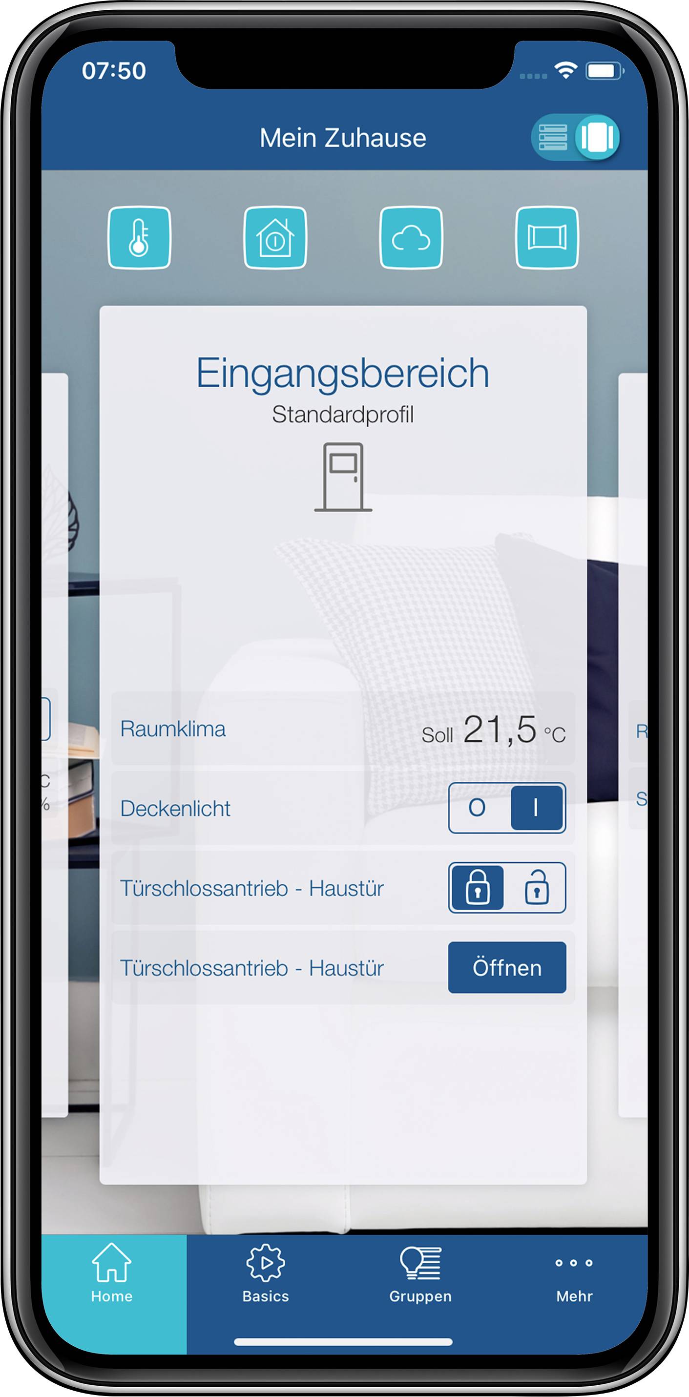Ekran smartfona z aplikacją Smart Home. Widoczny 'Strefa wejściowa' z ustawieniami klimatu pomieszczenia, statusem zamka oraz sterowaniem oświetleniem.