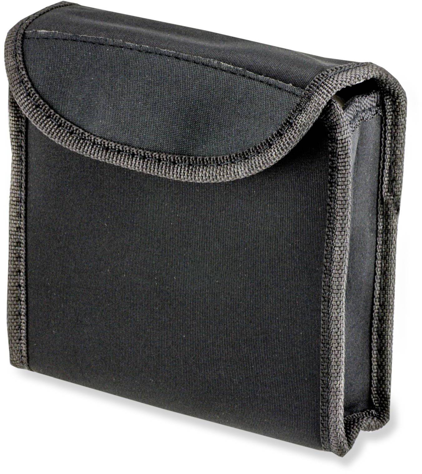 Czarna torba materiałowa z zapięciem na rzep, odpowiednia do przechowywania drobnych przedmiotów lub akcesoriów elektronicznych.