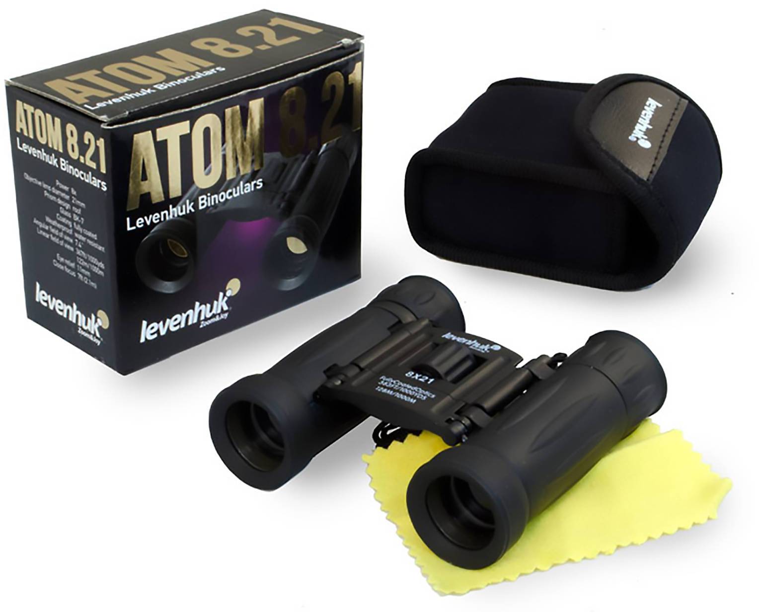 Lornetka 'Levenhuk Atom 8x21', składająca się z lornetki, ściereczki do czyszczenia, pokrowca i opakowania, leży na białym tle.