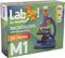 Opakowanie mikroskopu Levenhuk LabZZ M1, przedstawione z niebieskim mikroskopem i powiększeniami 300x, 200x, 100x. Zawiera 20 elementów.