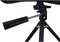 Statyw z czarnym uchwytem i srebrną rurką. Służy do stabilizacji urządzeń.