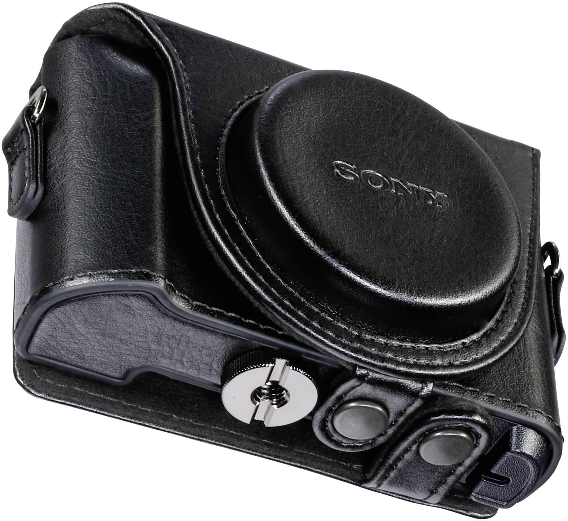 Czarna torba na aparat fotograficzny z wytłoczonym logo marki na przedniej stronie.