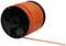 Czarna szpula owiana pomarańczową liną stoi lekko pochyło, przez co część liny jest widoczna podczas rozwijania.
