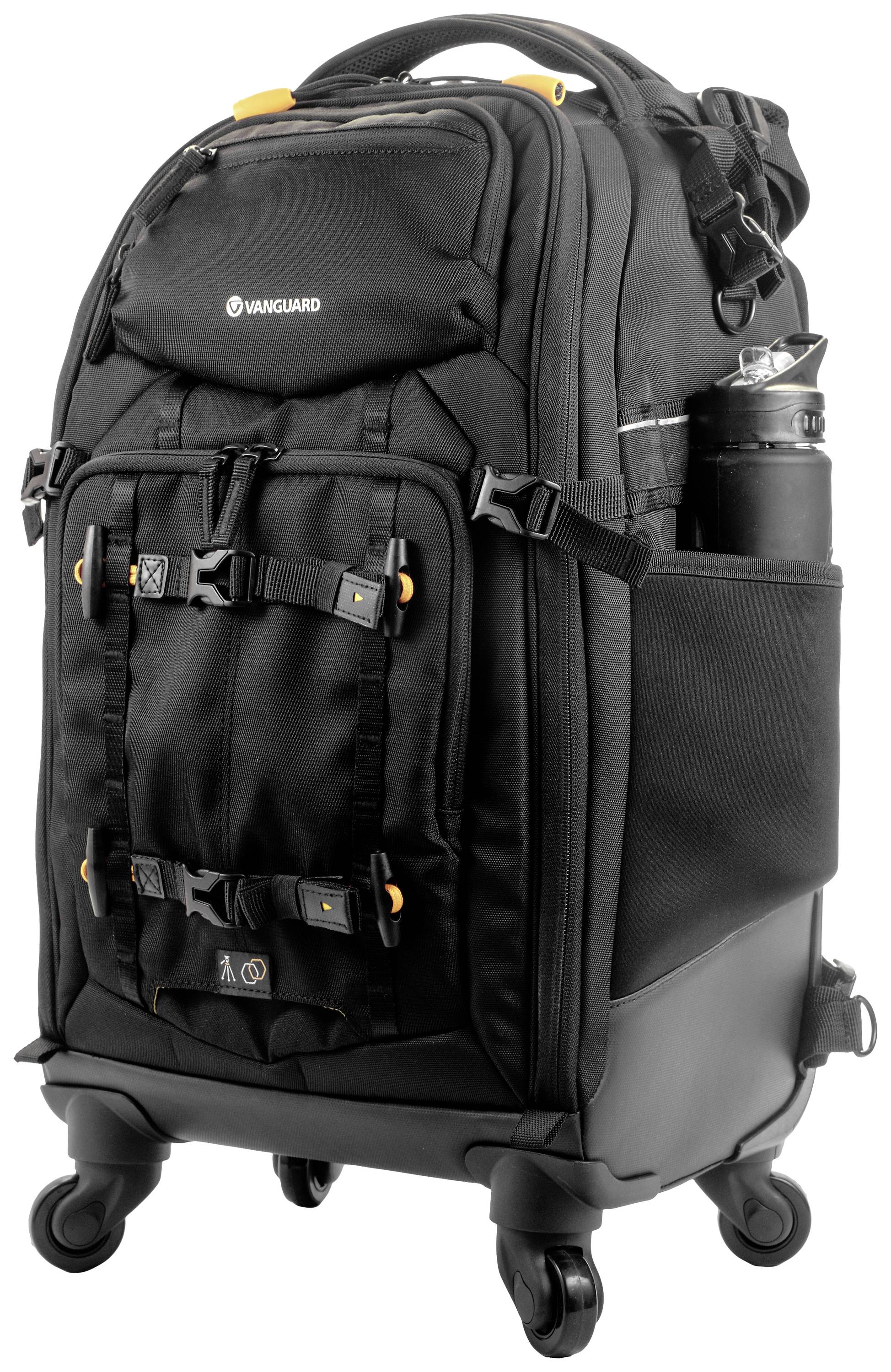 Solidny, czarny plecak fotograficzny na kółkach z wieloma komorami i bocznym uchwytem na butelkę, idealny do podróży.