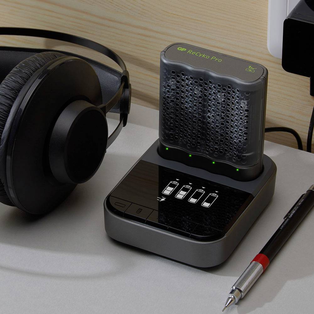 Ładowarka do akumulatorów GP GPRCPCHP461D011 NiMH-2