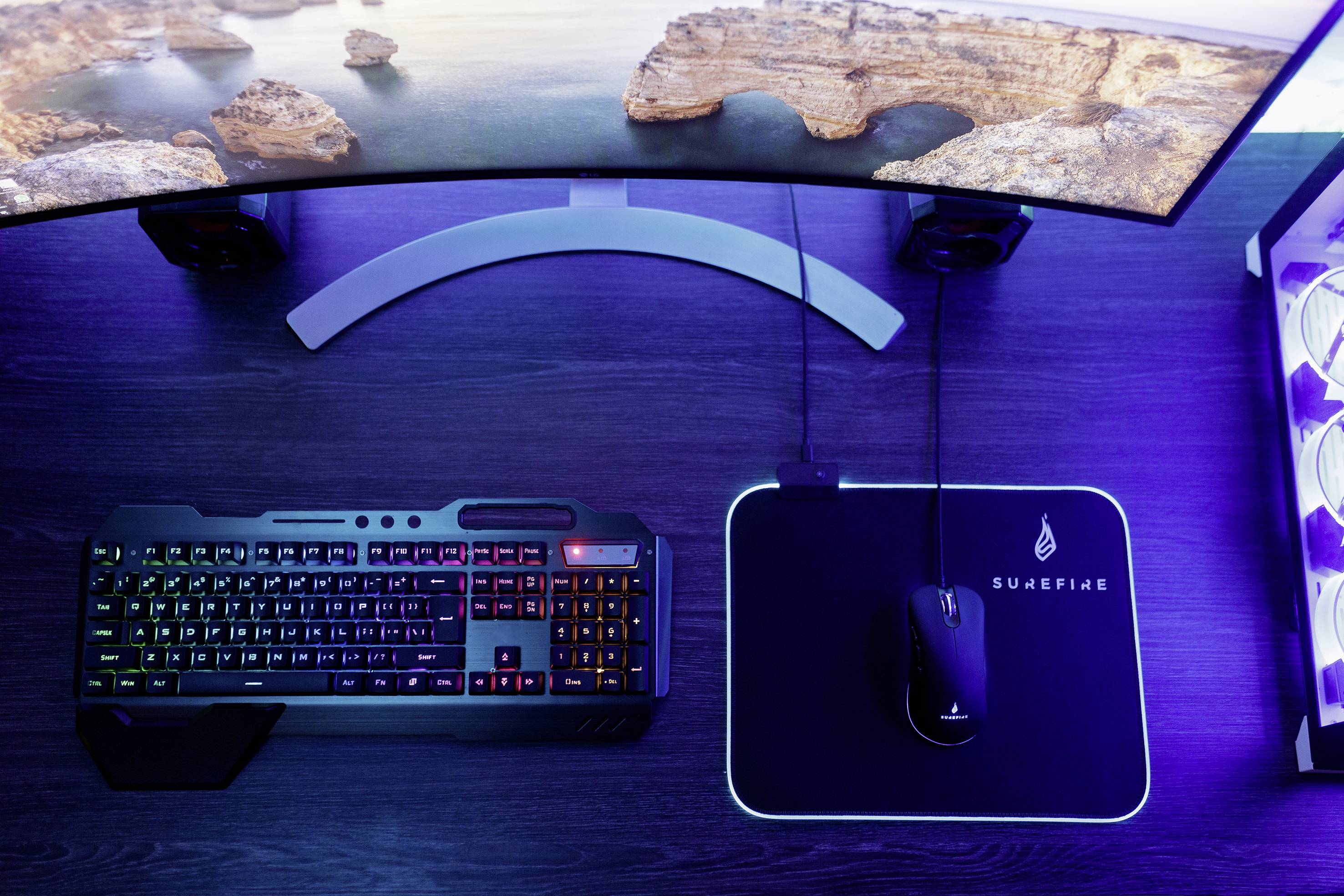 Килимок для миші Surefire Gaming Silent Flight RGB-320 з підсвічуванням, чорний (Ш x В x Г) 320 x 3 x 260 мм