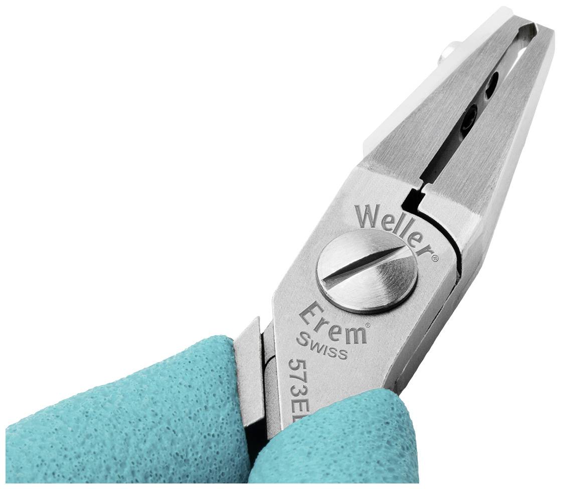 Szczypce Zange von Weller Erem, model 573E, trzymane w ręku w niebieskich rękawiczkach. Narzędzie wydaje się być przeznaczone do cięcia lub chwytania.
